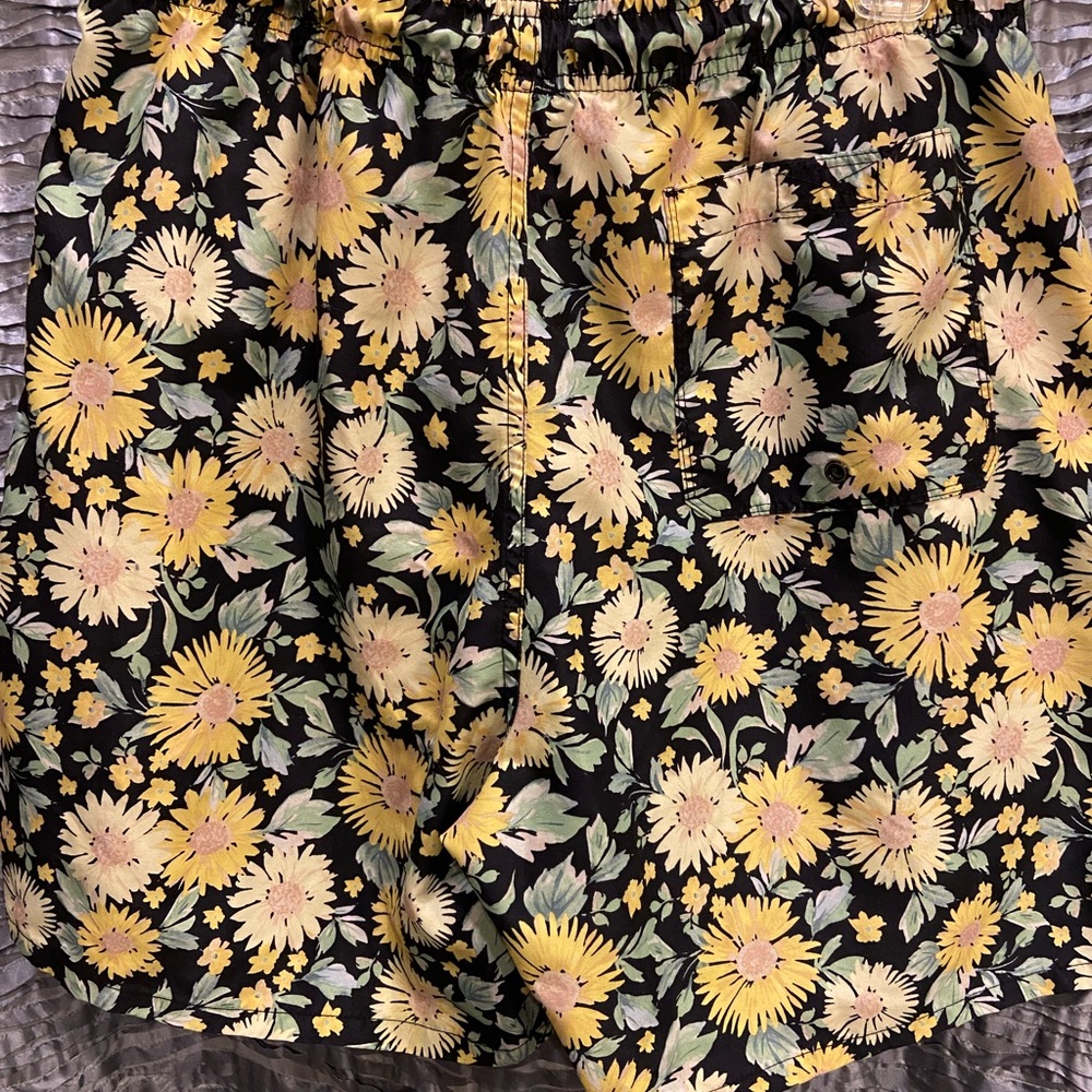 Set Of (2) Men’s Swimming Trunks Design  Sunflower Print & Tropical Large - Picture 7 of 9